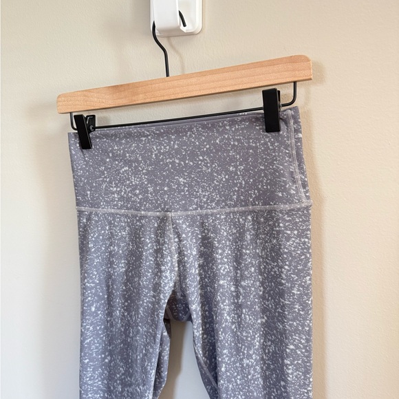 Lululemon • Wunder Under High Rise Tight 25” Heathered Speckle Grey Size 6 - Picture 3 of 8